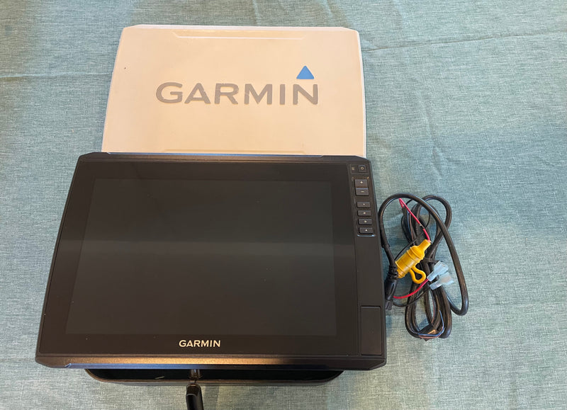 Load image into Gallery viewer, Used Garmin Echomap Ultra 122sv
