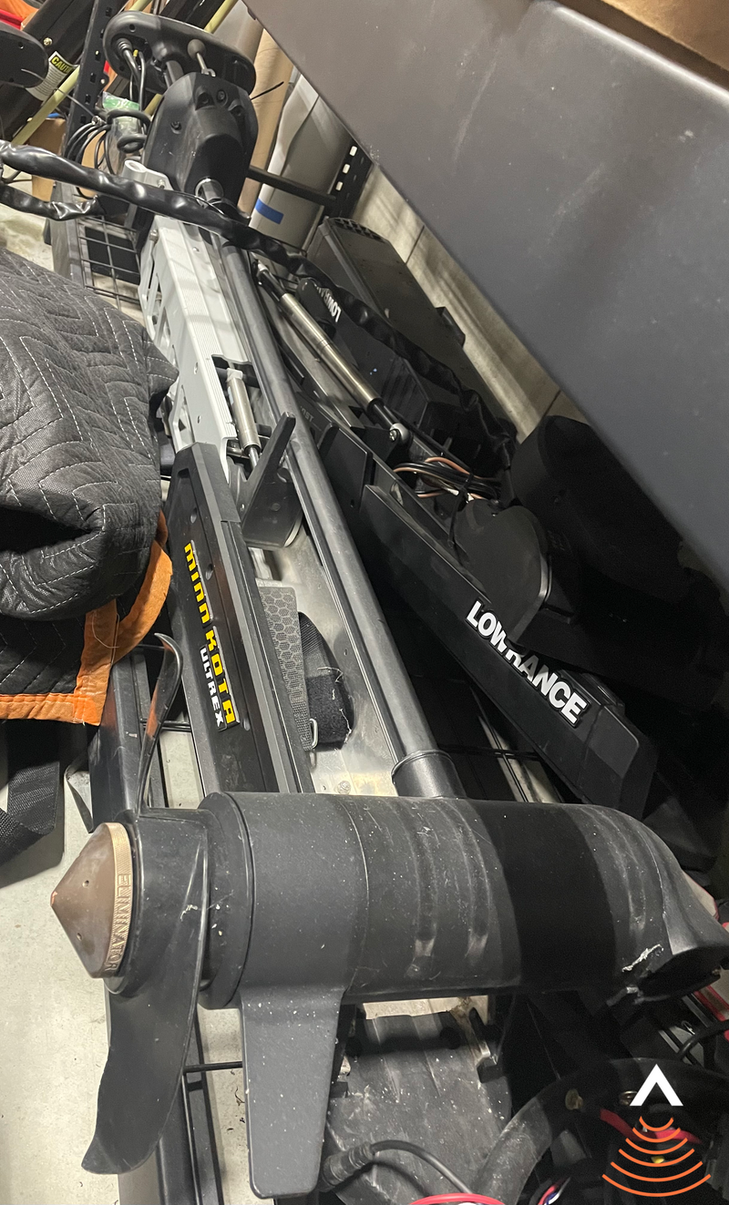 Load image into Gallery viewer, Used Minn Kota Ultrex 112 lb 36V 60” US2 LOCAL PICKUP ONLY
