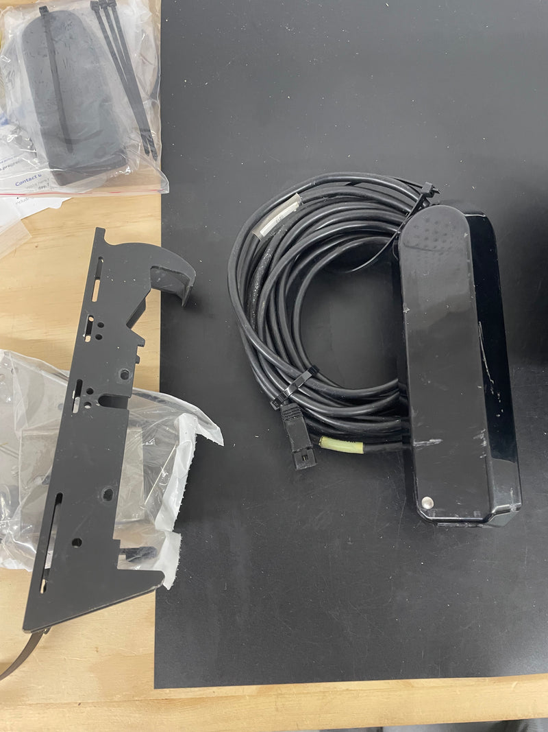 Load image into Gallery viewer, Used Humminbird Helix 12 MDI G3N w/ Transducer READ DESCRIPTION
