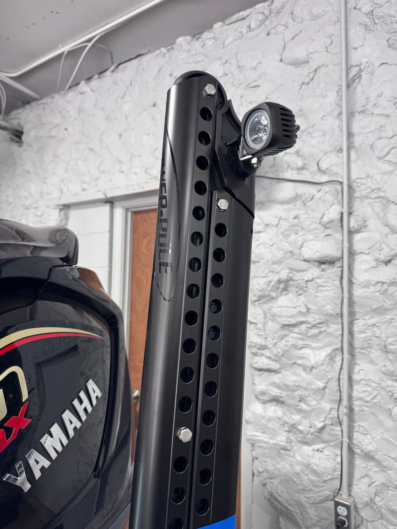 Load image into Gallery viewer, BFE LED Rigging Light for Power Pole, Minn Kota Raptor, or Talon
