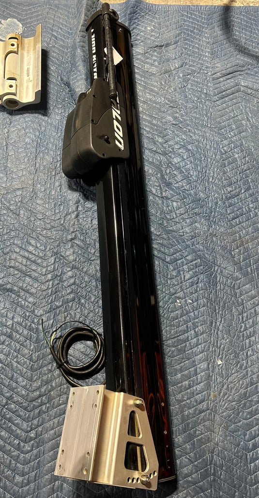 Used Minn Kota Talon 12' Black LOCAL PICKUP ONLY