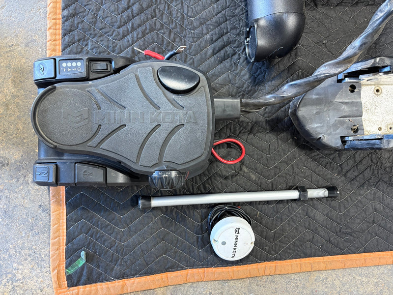 Load image into Gallery viewer, Used Minn Kota Ultrex 80lb 24v 45" US2 Trolling Motor LOCAL PICKUP ONLY
