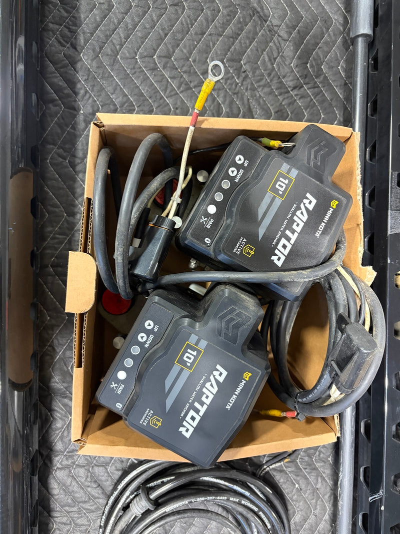 Load image into Gallery viewer, Used Pair of Minn Kota Raptors 10' w/ Active Anchoring LOCAL PICKUP ONLY
