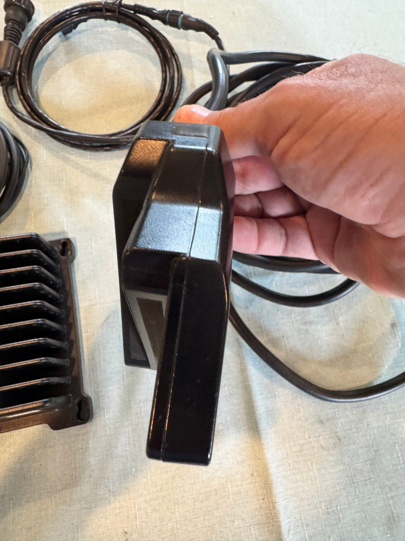 Load image into Gallery viewer, Used Garmin Livescope LVS32 w/ GLS10
