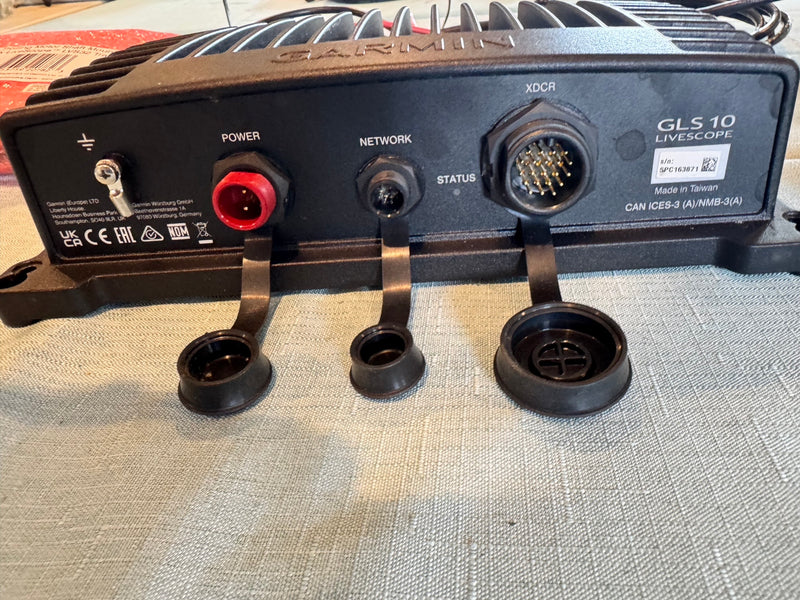 Load image into Gallery viewer, Used Garmin Livescope LVS32 w/ GLS10
