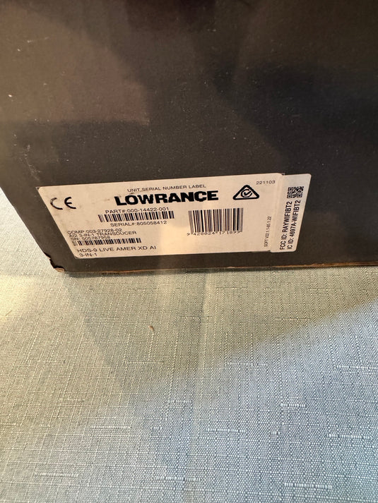 New Open Box Lowrance HDS 9 Live w/ AI 3 in 1 Transducer