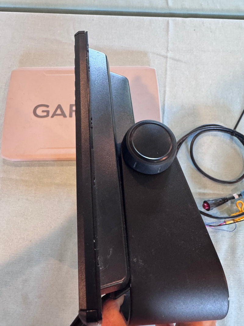 Load image into Gallery viewer, Used Garmin Echomap Ultra 126sv
