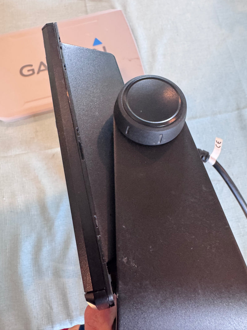 Load image into Gallery viewer, Used Garmin Echomap Ultra 106sv
