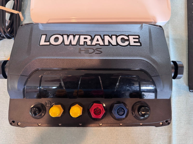 Load image into Gallery viewer, Used Lowrance HDS Carbon 12

