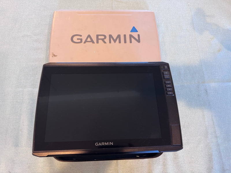 Load image into Gallery viewer, Used Garmin Echomap Ultra 126sv
