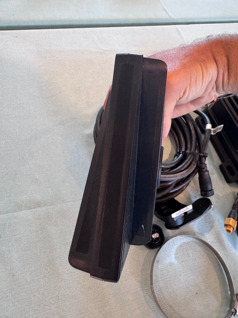 Load image into Gallery viewer, Used Lowrance Active Target 1
