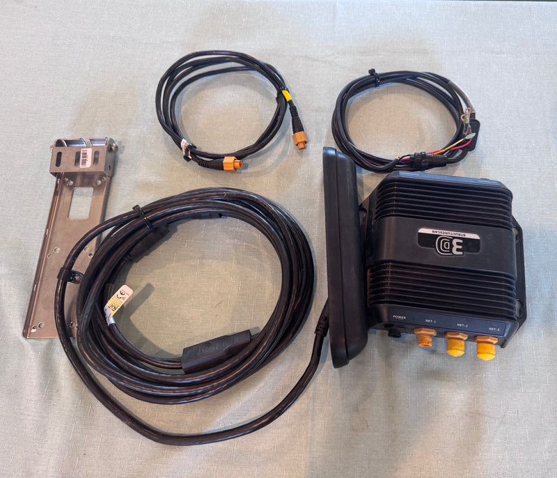 Load image into Gallery viewer, Used Lowrance Structurescan 3D Transducer and Box
