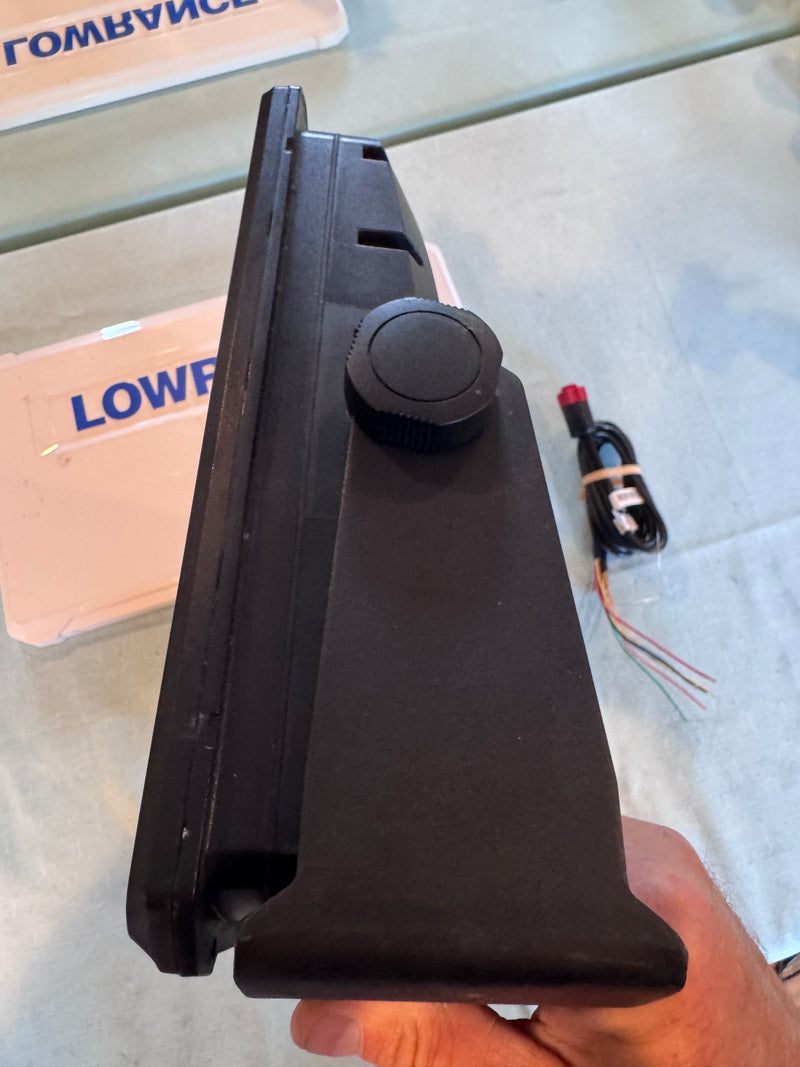 Load image into Gallery viewer, Used Lowrance HDS 16 PRO
