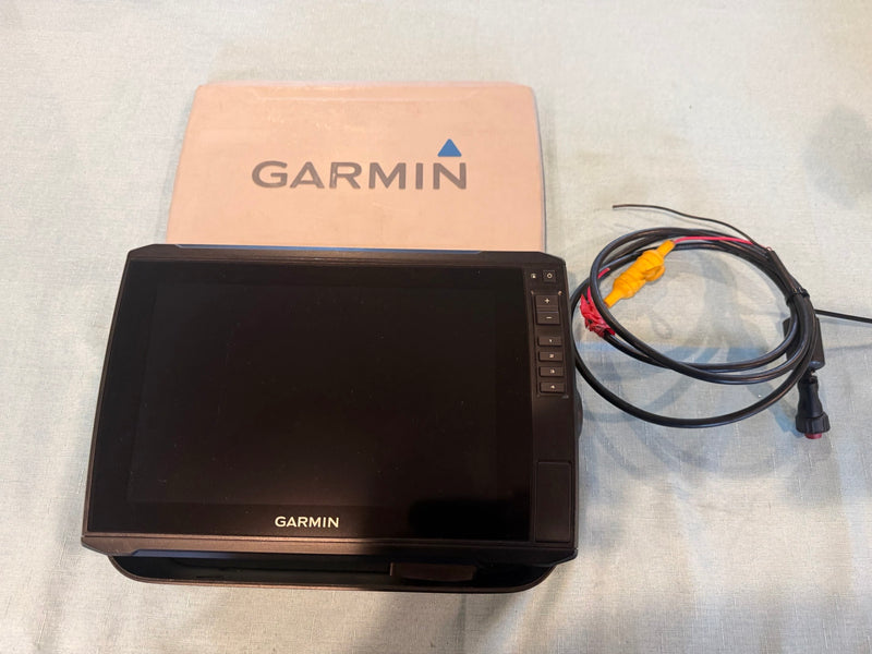 Load image into Gallery viewer, Used Garmin Echomap Ultra 106sv
