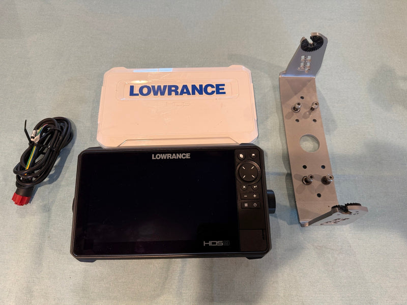 Load image into Gallery viewer, Used Lowrance HDS 9 Live
