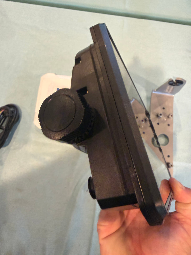Load image into Gallery viewer, Used Lowrance HDS 9 Live
