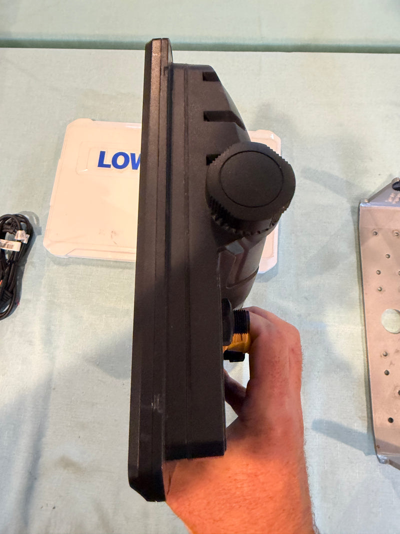 Load image into Gallery viewer, Used Lowrance HDS 12 Live
