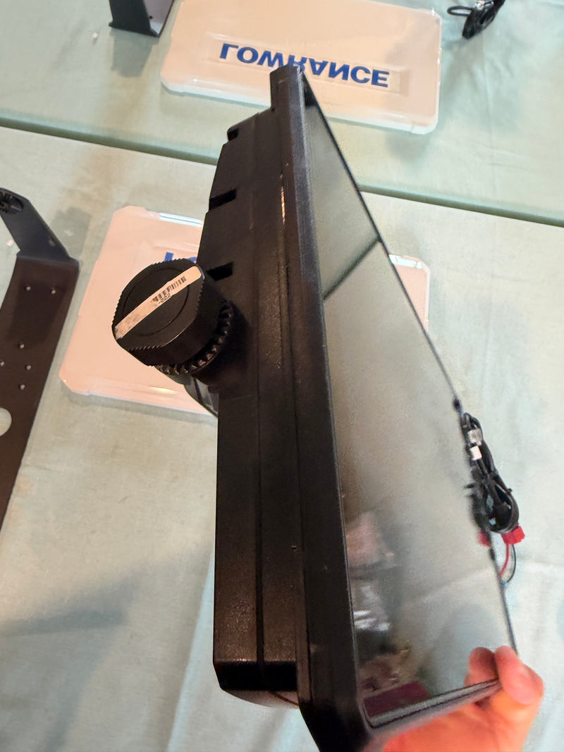 Load image into Gallery viewer, Used Lowrance HDS 16 PRO
