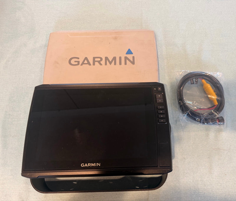 Load image into Gallery viewer, Used Garmin Echomap Ultra 106sv

