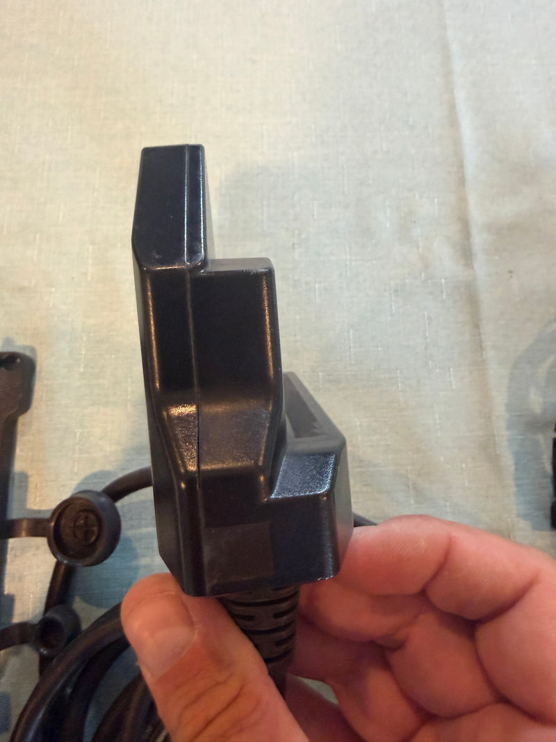 Load image into Gallery viewer, Used Garmin Livescope LVS32 w/ GLS10
