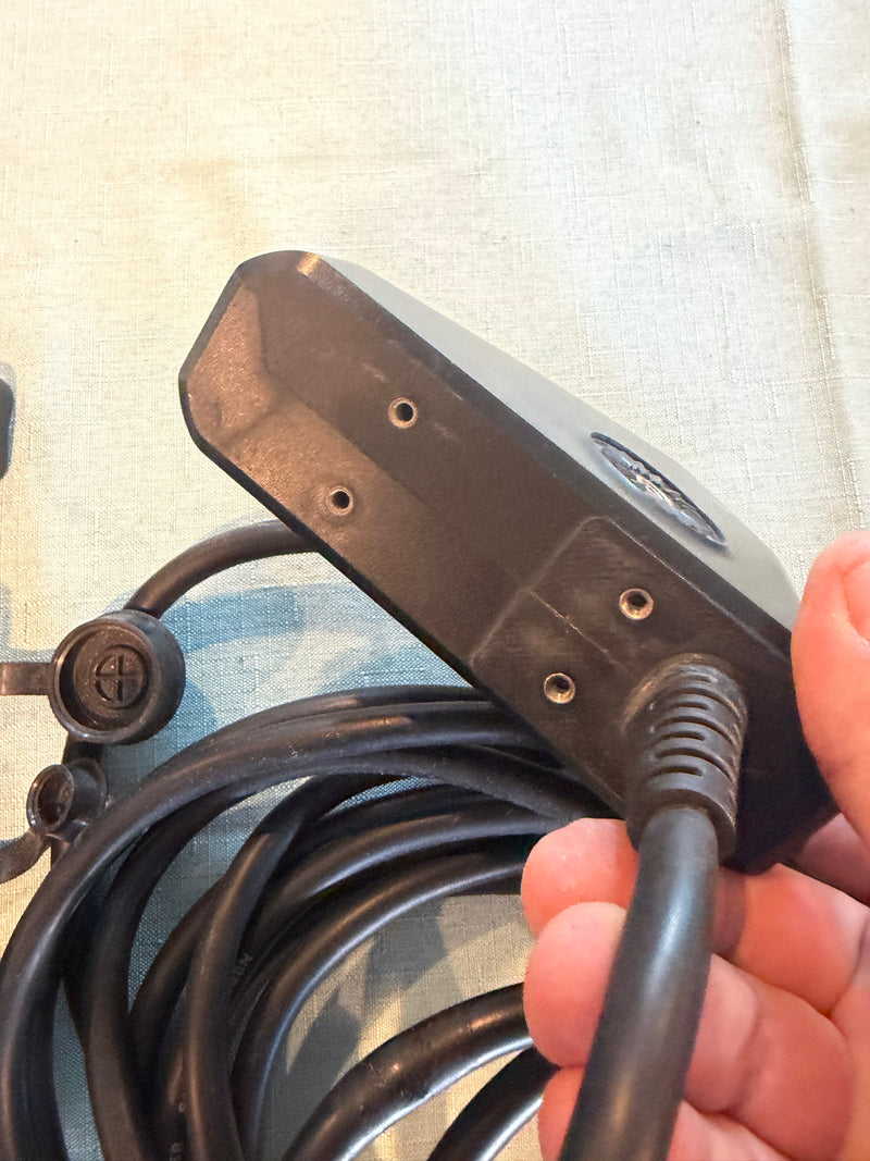 Load image into Gallery viewer, Used Garmin Livescope LVS32 w/ GLS10
