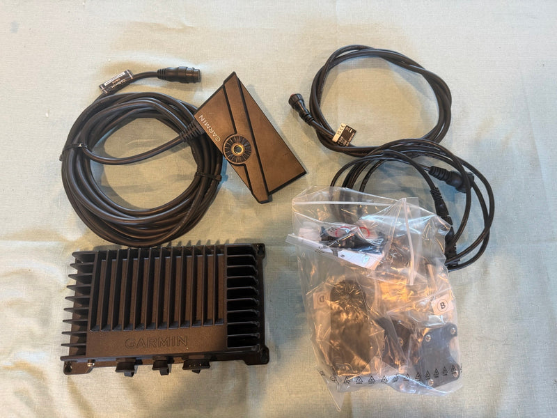 Load image into Gallery viewer, Used Garmin Livescope Plus LVS34 w/ GLS10
