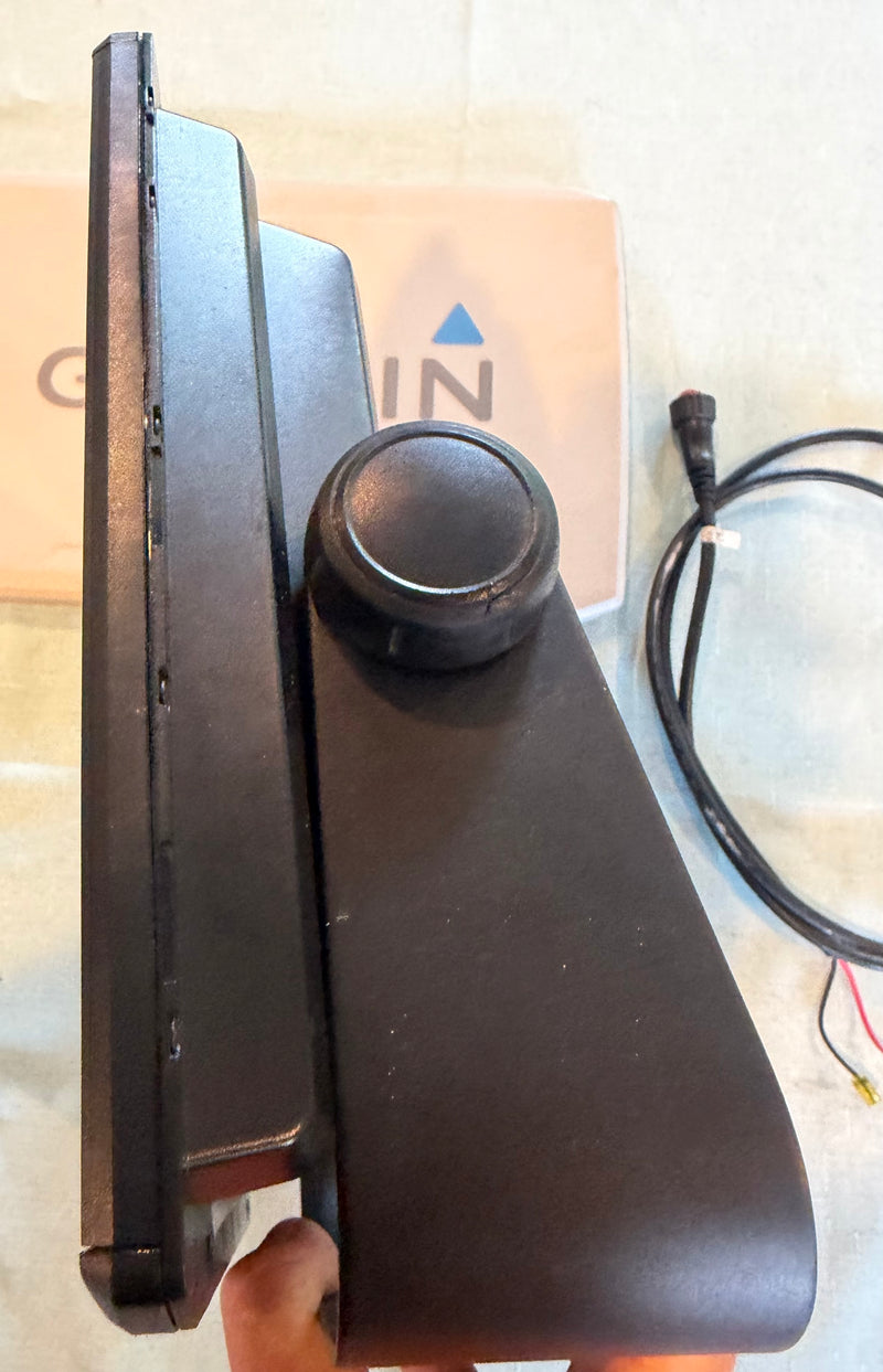 Load image into Gallery viewer, Used Garmin Echomap Ultra 126sv

