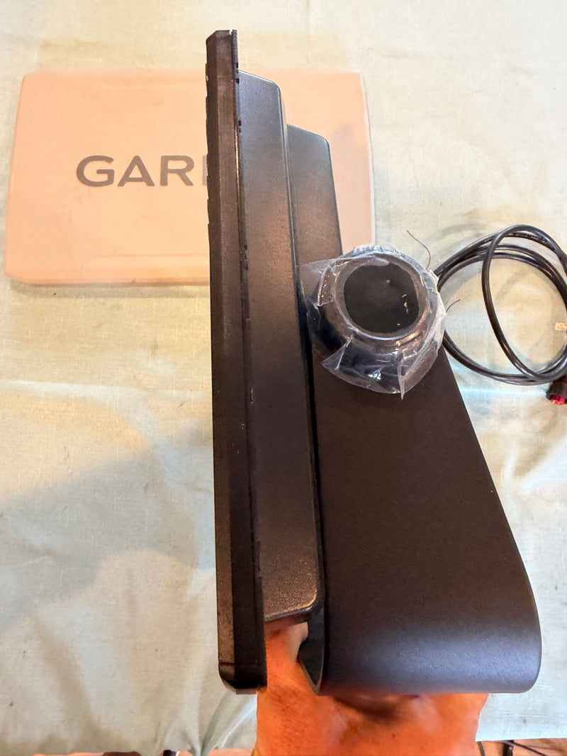 Load image into Gallery viewer, Used Garmin Echomap Ultra 126sv
