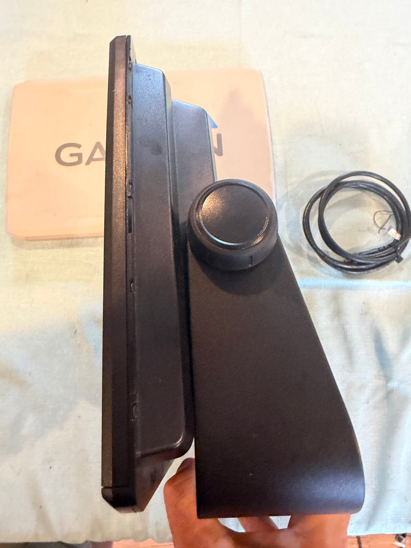 Load image into Gallery viewer, Used Garmin Echomap Ultra 126sv
