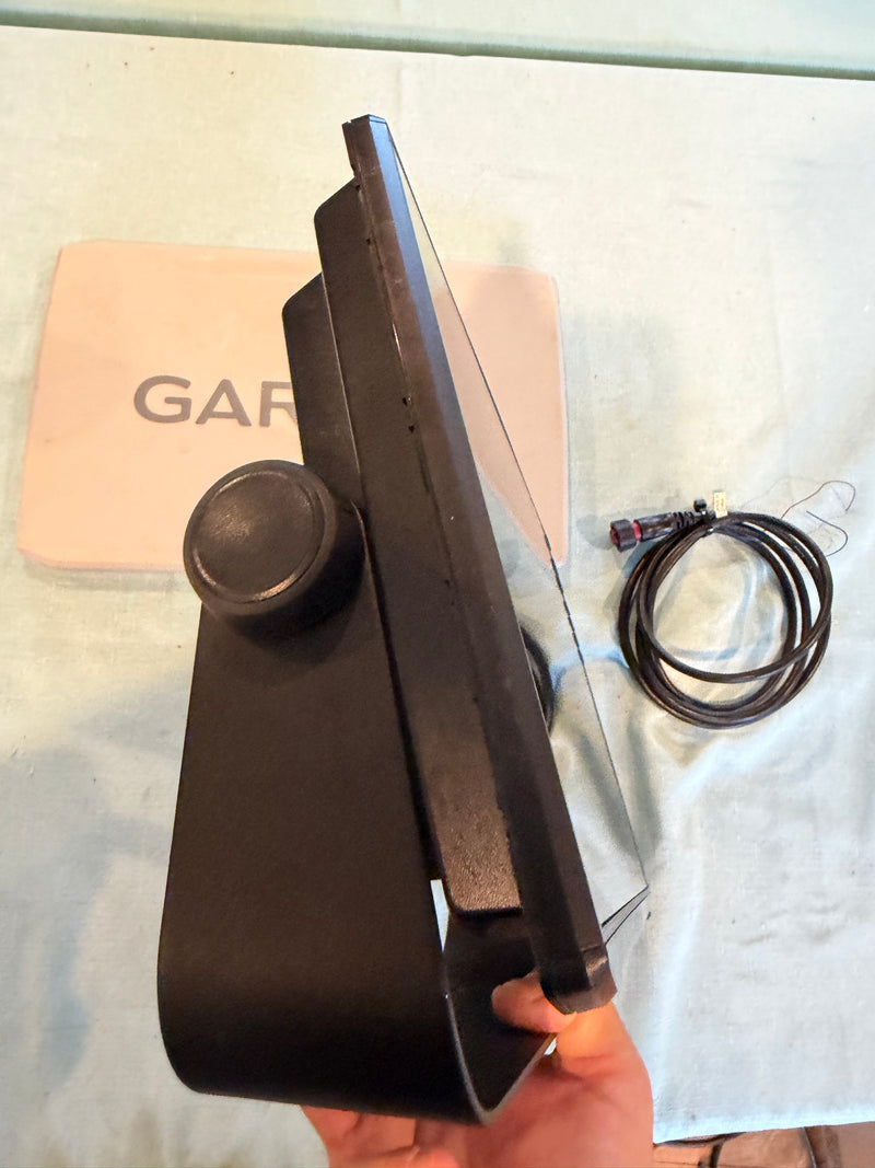 Load image into Gallery viewer, Used Garmin Echomap Ultra 126sv
