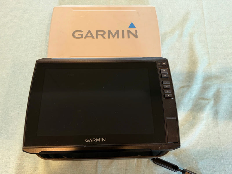 Load image into Gallery viewer, Used Garmin Echomap Ultra 106sv

