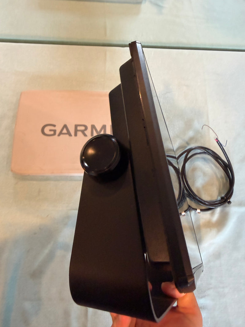 Load image into Gallery viewer, Used Garmin Echomap Ultra 126sv

