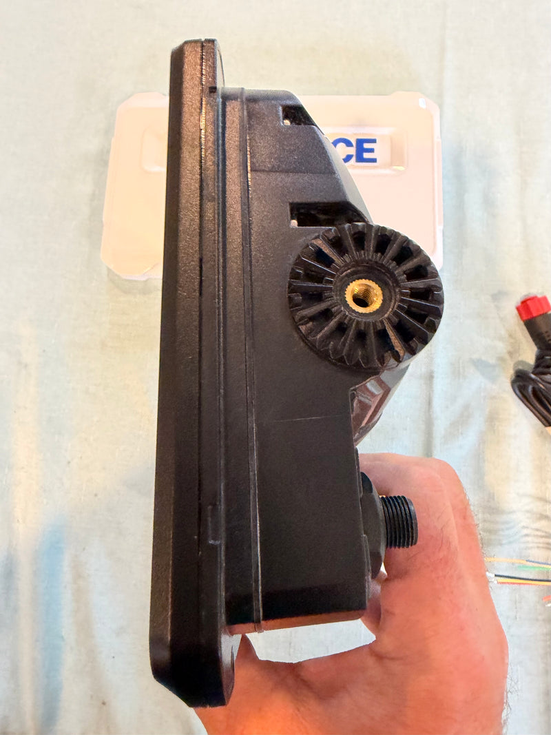 Load image into Gallery viewer, Used Lowrance HDS 9 PRO
