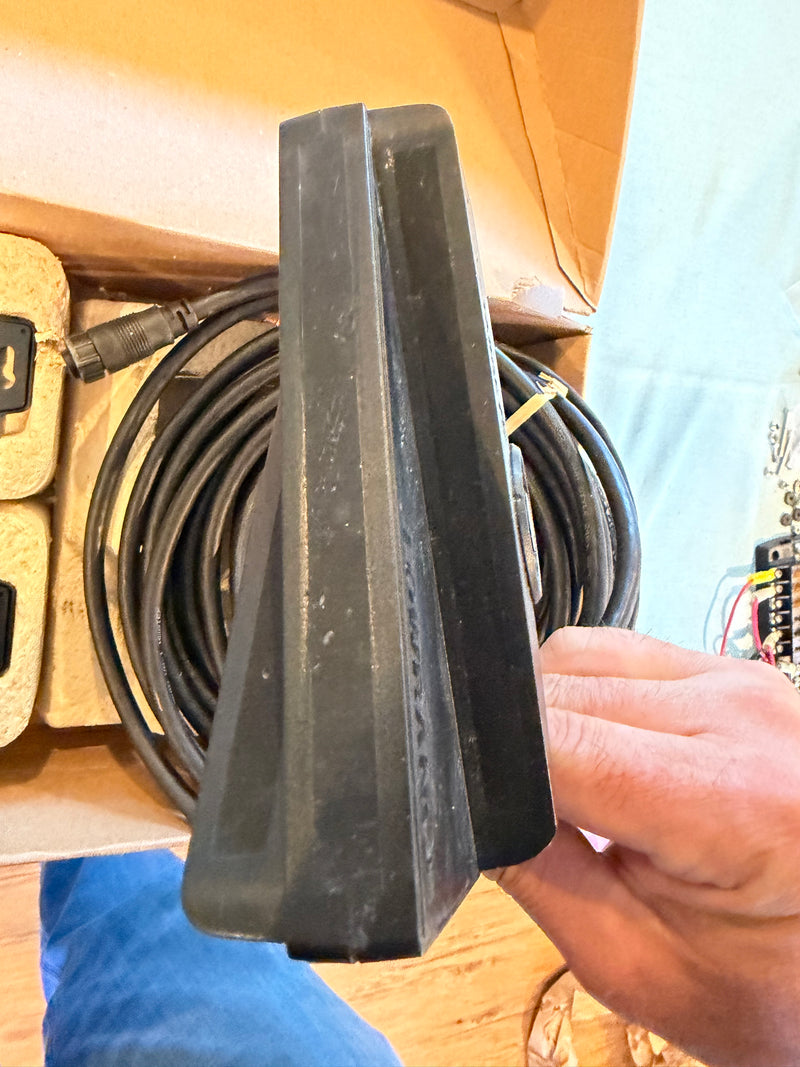 Load image into Gallery viewer, Used Lowrance Active Target 1
