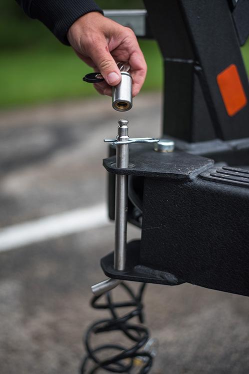 Load image into Gallery viewer, Durasafe Swing Away Tongue Trailer Lock 5/8&quot;
